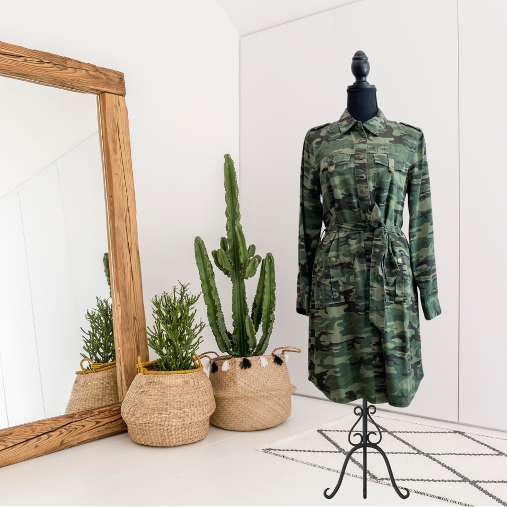 Velvet Heart Long Sleeve Camo Snap Button Down Dress